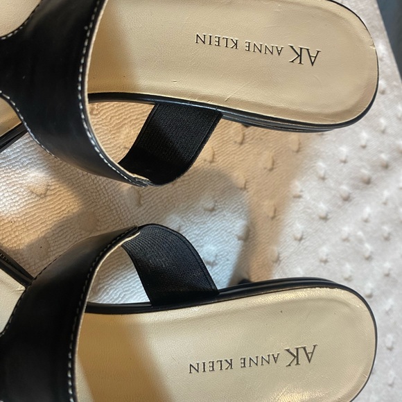 ANNE KLIEN Black T-Strap Mule - Picture 3 of 16